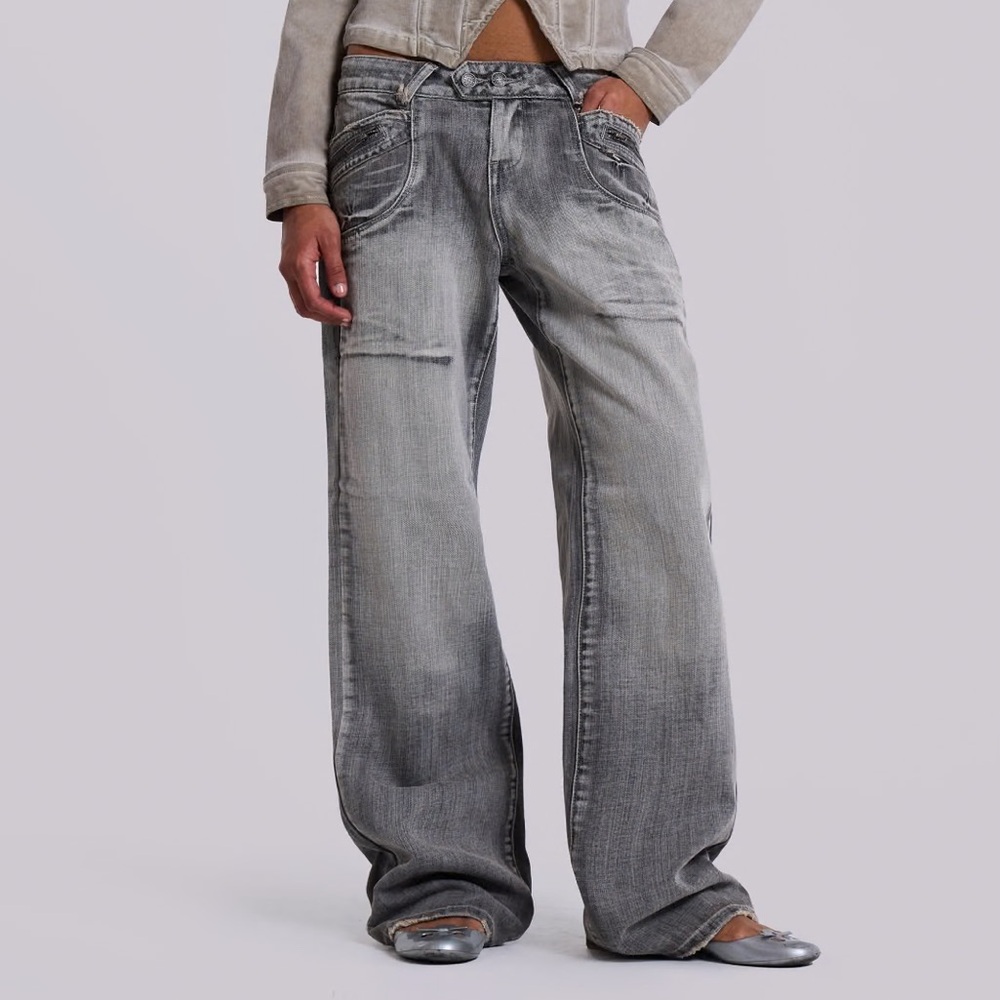 Jaded London Hunter Loose Straight Leg Low Rise Jeans in Grey Wash